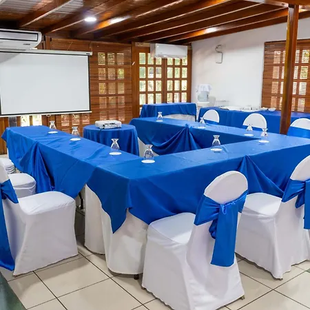 Best Western Las Mercedes Airport-3